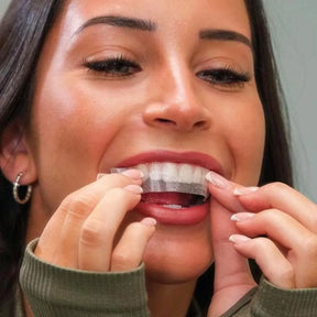 Fitas Clareadoras 9D White Sorriso Brilhante 14 fitas em 7 Saches - U Urbaneco Cosmetic